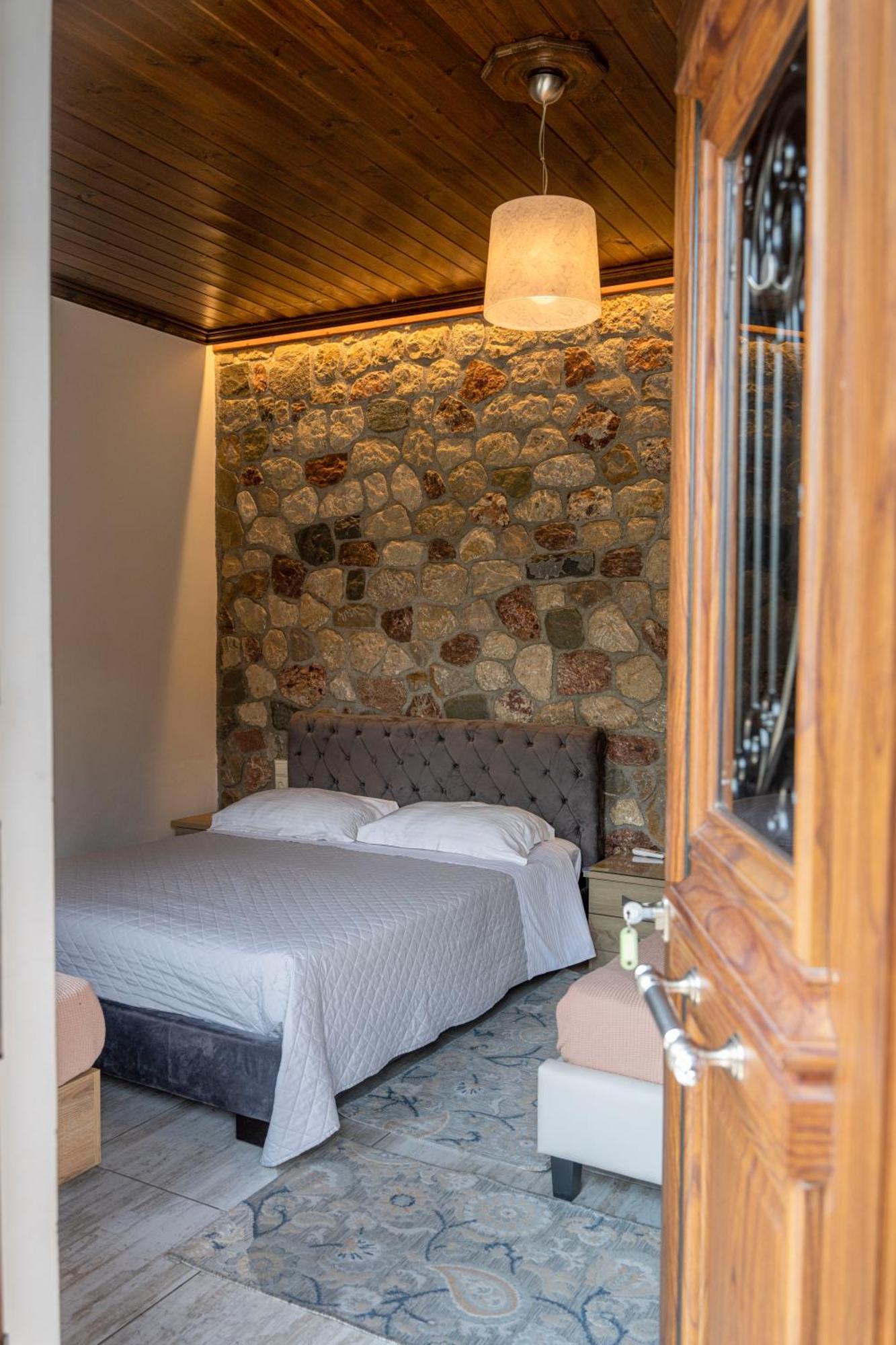 Liontos Rooms Pramanta Exterior foto