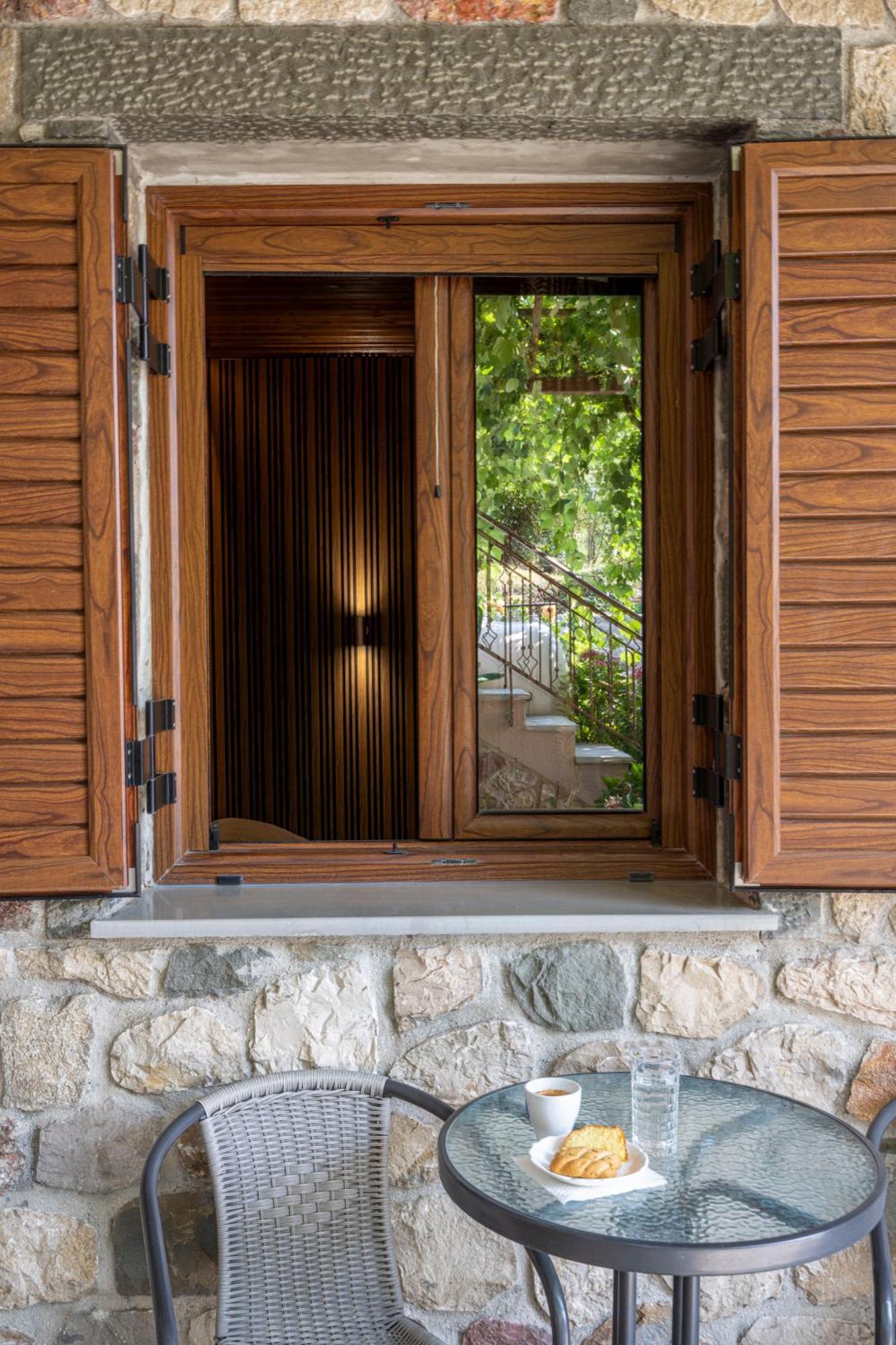 Liontos Rooms Pramanta Exterior foto