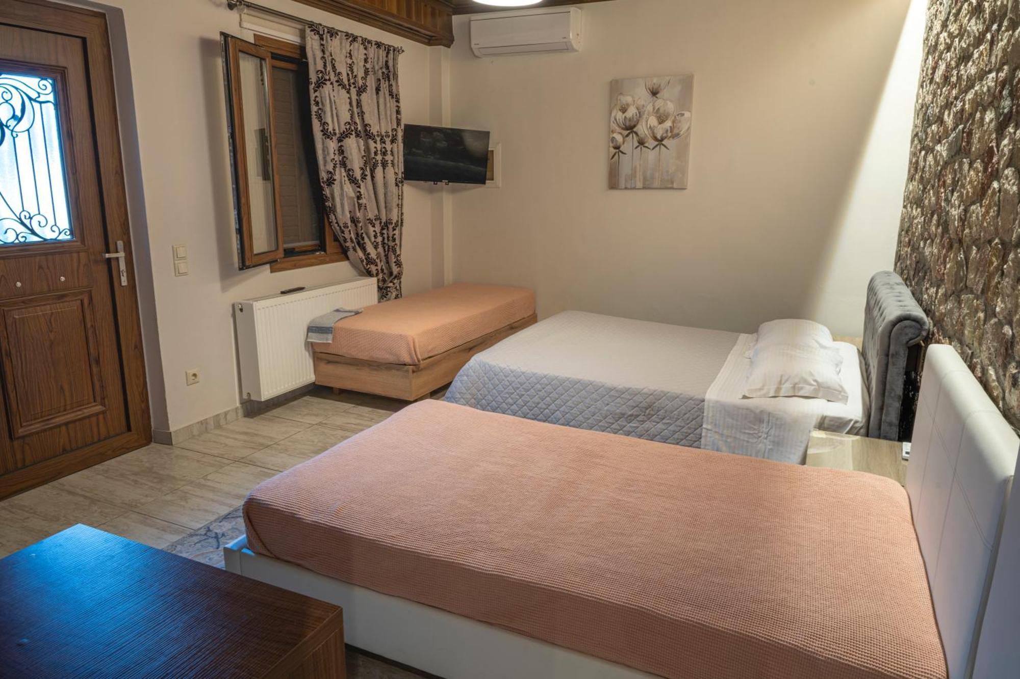 Liontos Rooms Pramanta Exterior foto