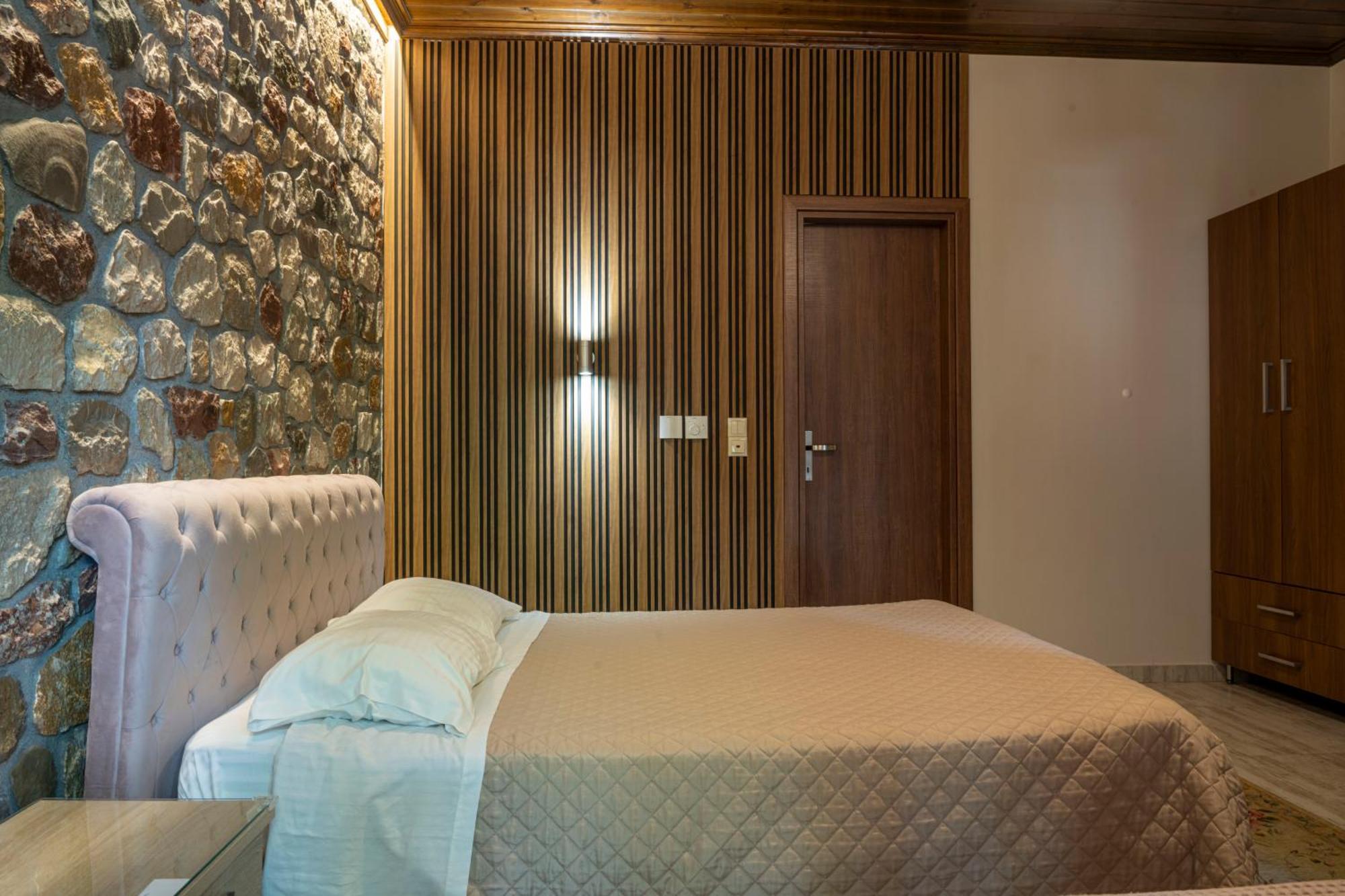 Liontos Rooms Pramanta Exterior foto