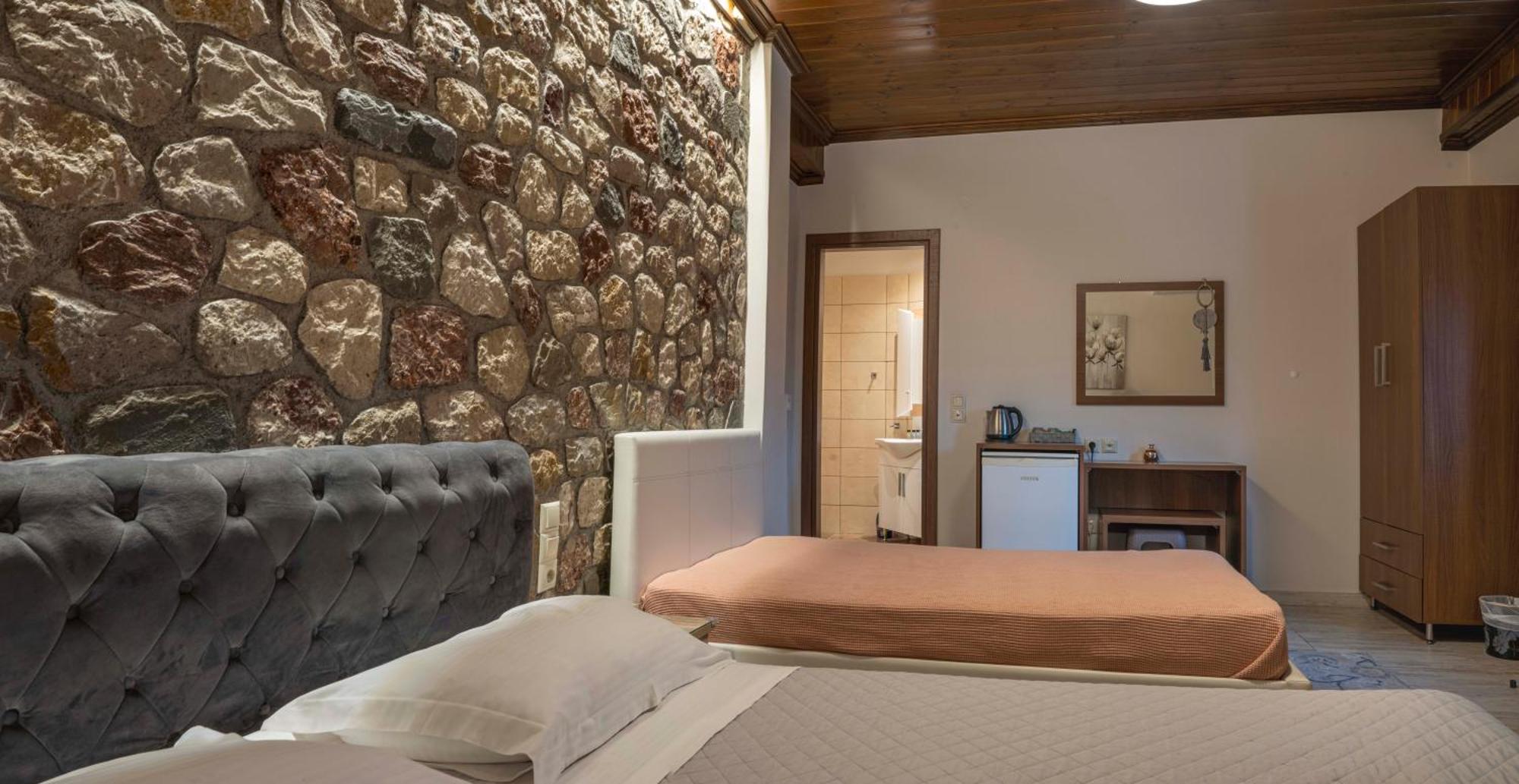 Liontos Rooms Pramanta Exterior foto